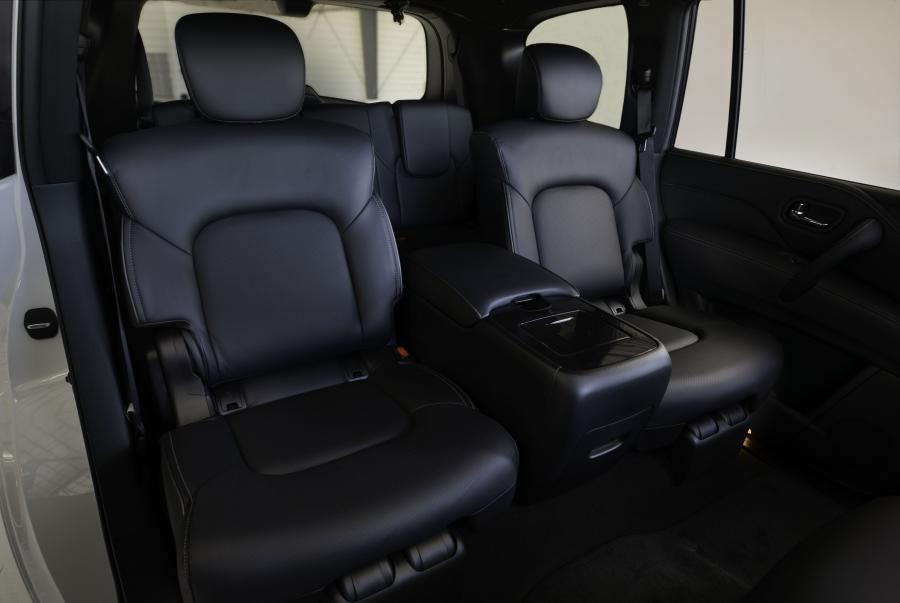 Интерьер Infiniti QX80 5.6 Edition 30 2019 года  (фото 7 из 8)